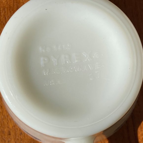 Pyrex mugs - Picture 4 of 4